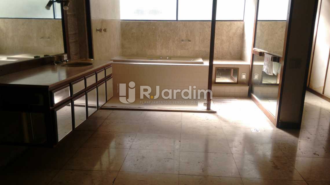 Conheça banheiro /suíte do imóvel - Imóveis Compra e Venda Lagoa 5 Quartos - LACO50013 - 14 banheiro /suíte - Imóveis Compra e Venda Lagoa 5 Quartos - LACO50013 - 14