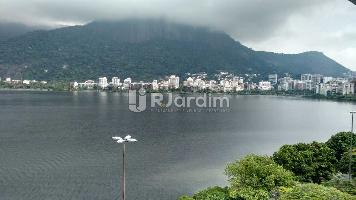Conheça Vista frontal / Lagoa do imóvel - Imóveis Compra e Venda Lagoa 5 Quartos - LACO50013 - 4 Vista frontal / Lagoa - Imóveis Compra e Venda Lagoa 5 Quartos - LACO50013 - 4