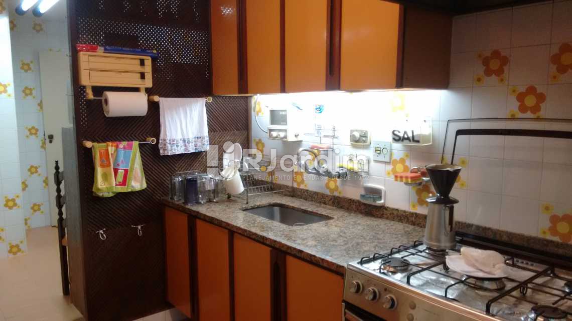 Conheça cozinha do imóvel - Imóveis Compra Venda Avaliação Apartamento Leblon 3 Quartos - LAAP30943 - 12 cozinha - Imóveis Compra Venda Avaliação Apartamento Leblon 3 Quartos - LAAP30943 - 12