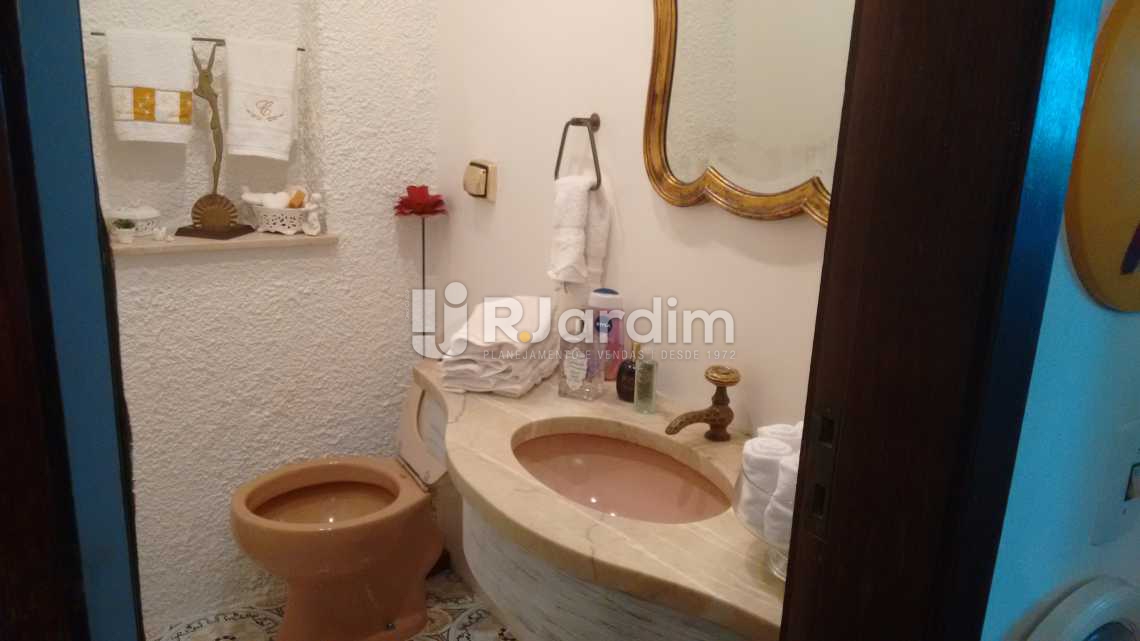 Conheça lavabo do imóvel - Imóveis Compra Venda Avaliação Apartamento Leblon 3 Quartos - LAAP30943 - 16 lavabo - Imóveis Compra Venda Avaliação Apartamento Leblon 3 Quartos - LAAP30943 - 16