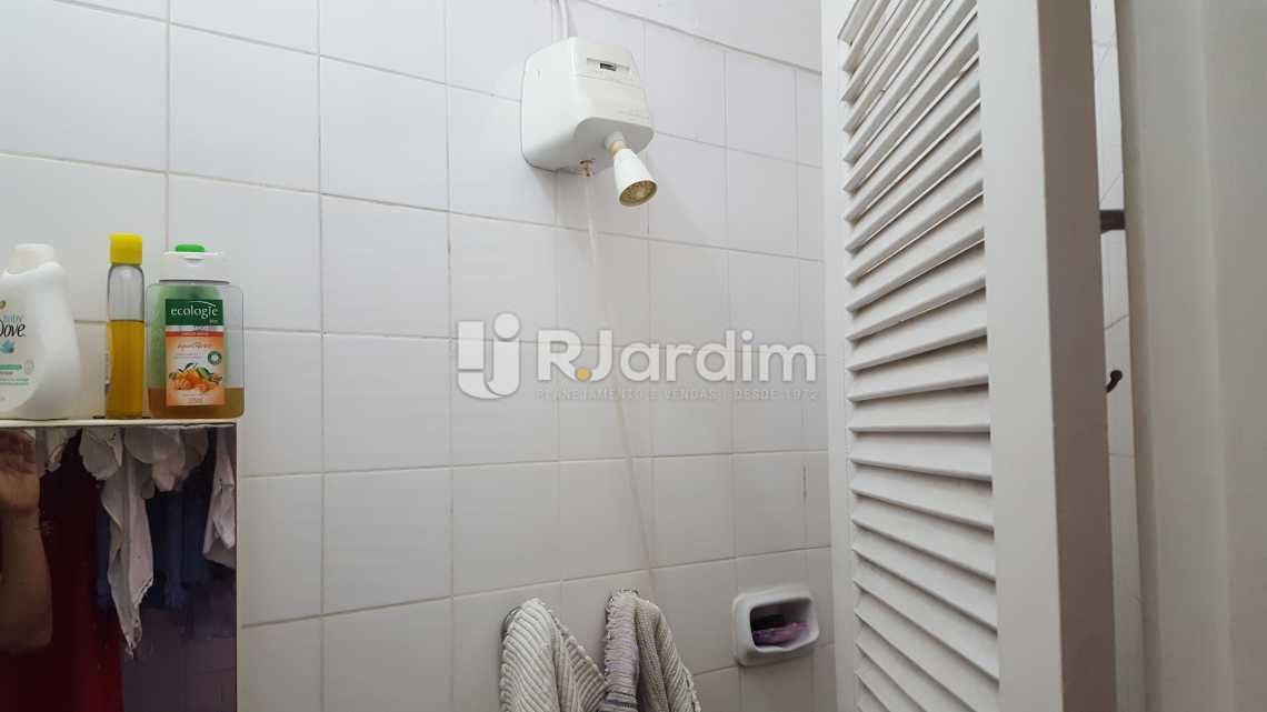Conheça Banheior de empregada do imóvel - Apartamento à venda Rua Muniz Barreto,Botafogo, Zona Sul,Rio de Janeiro - R$ 1.190.000 - LAAP30965 - 18 Banheior de empregada - Apartamento à venda Rua Muniz Barreto,Botafogo, Zona Sul,Rio de Janeiro - R$ 1.190.000 - LAAP30965 - 18