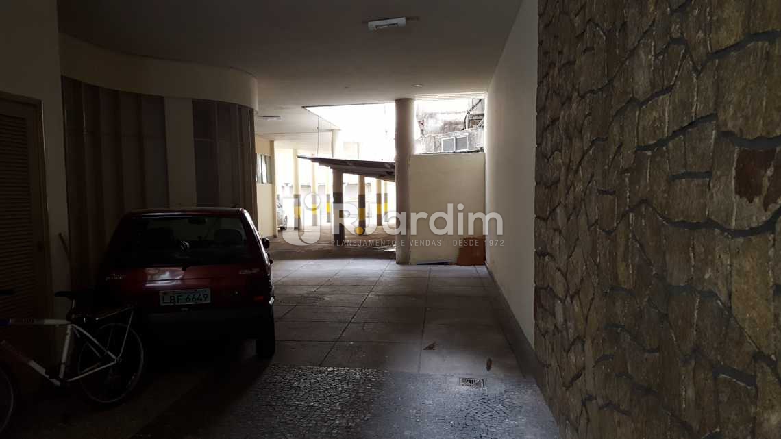 Conheça Garagem do imóvel - Apartamento à venda Rua Muniz Barreto,Botafogo, Zona Sul,Rio de Janeiro - R$ 1.190.000 - LAAP30965 - 24 Garagem - Apartamento à venda Rua Muniz Barreto,Botafogo, Zona Sul,Rio de Janeiro - R$ 1.190.000 - LAAP30965 - 24