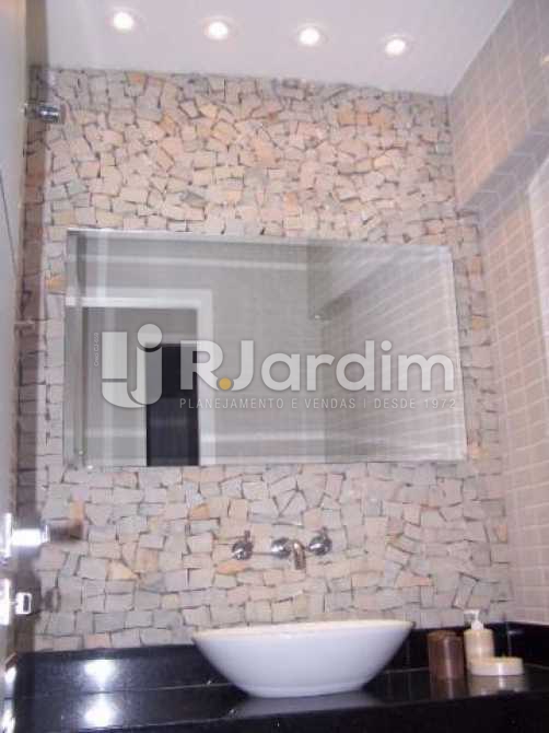 Conheça Banheiro todo lindo do imóvel - Imóveis Compra Venda Avaliação Apartamento Ipanema 2 Quartos - LAAP30979 - 13 Banheiro todo lindo - Imóveis Compra Venda Avaliação Apartamento Ipanema 2 Quartos - LAAP30979 - 13
