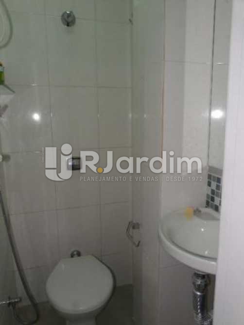 Conheça banheiro do imóvel - Apartamento 2 Quartos Copacabana - LAAP20686 - 15 banheiro - Apartamento 2 Quartos Copacabana - LAAP20686 - 15