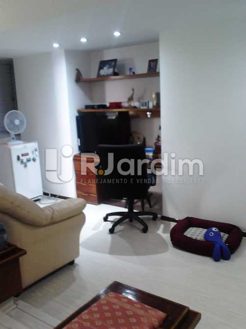 Conheça Home office suíte c/frigobar do imóvel - Apartamento 3 quartos à venda Copacabana, Zona Sul,Rio de Janeiro - R$ 3.300.000 - LAAP30975 - 14 Home office suíte c/frigobar - Apartamento 3 quartos à venda Copacabana, Zona Sul,Rio de Janeiro - R$ 3.300.000 - LAAP30975 - 14