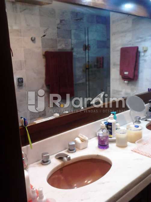 Conheça Bancada banheiro suíte do imóvel - Apartamento 3 quartos à venda Copacabana, Zona Sul,Rio de Janeiro - R$ 3.300.000 - LAAP30975 - 21 Bancada banheiro suíte - Apartamento 3 quartos à venda Copacabana, Zona Sul,Rio de Janeiro - R$ 3.300.000 - LAAP30975 - 21