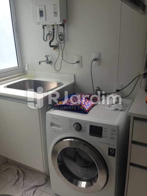 Conheça Area de Serviço do imóvel - Compra Venda Avaliação Apartamento 2 Quartos Humaitá - LAAP20696 - 14 Area de Serviço - Compra Venda Avaliação Apartamento 2 Quartos Humaitá - LAAP20696 - 14