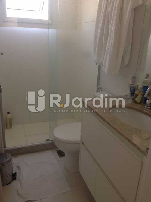 Conheça Banheiro Suíte do imóvel - Compra Venda Avaliação Apartamento 2 Quartos Humaitá - LAAP20696 - 24 Banheiro Suíte - Compra Venda Avaliação Apartamento 2 Quartos Humaitá - LAAP20696 - 24