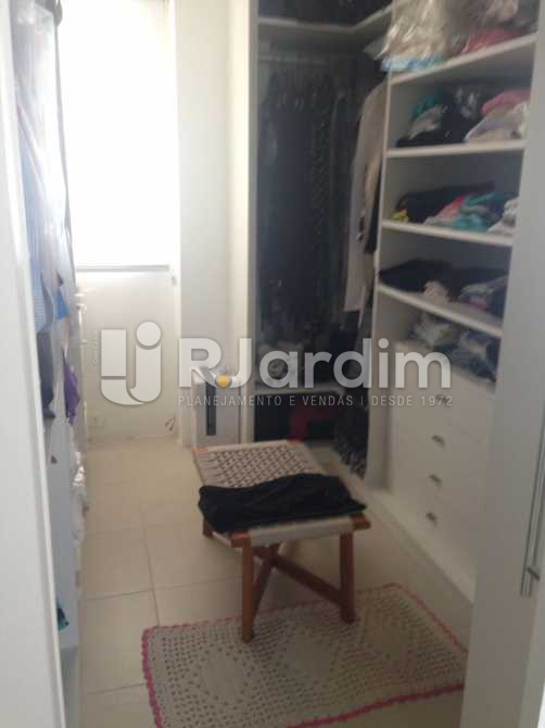 Conheça Closet do imóvel - Compra Venda Avaliação Apartamento 2 Quartos Humaitá - LAAP20696 - 25 Closet - Compra Venda Avaliação Apartamento 2 Quartos Humaitá - LAAP20696 - 25