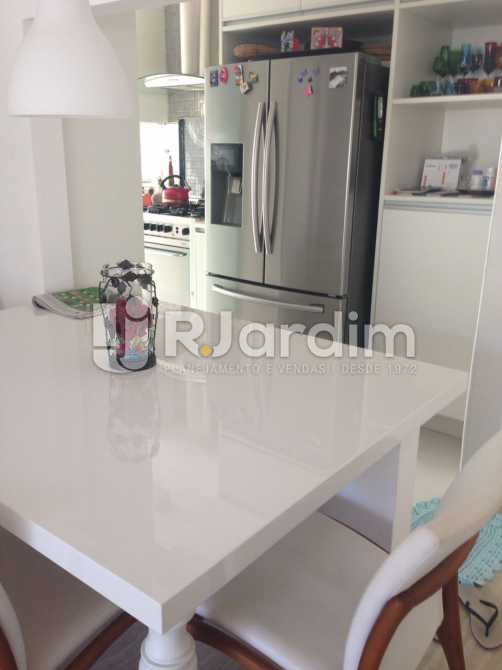 Conheça Sala de Jantar e Coz Americana do imóvel - Compra Venda Avaliação Apartamento 2 Quartos Humaitá - LAAP20696 - 11 Sala de Jantar e Coz Americana - Compra Venda Avaliação Apartamento 2 Quartos Humaitá - LAAP20696 - 11
