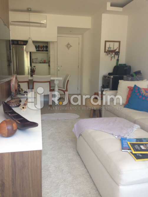 Conheça Sala e Sala de Jantar do imóvel - Compra Venda Avaliação Apartamento 2 Quartos Humaitá - LAAP20696 - 10 Sala e Sala de Jantar - Compra Venda Avaliação Apartamento 2 Quartos Humaitá - LAAP20696 - 10