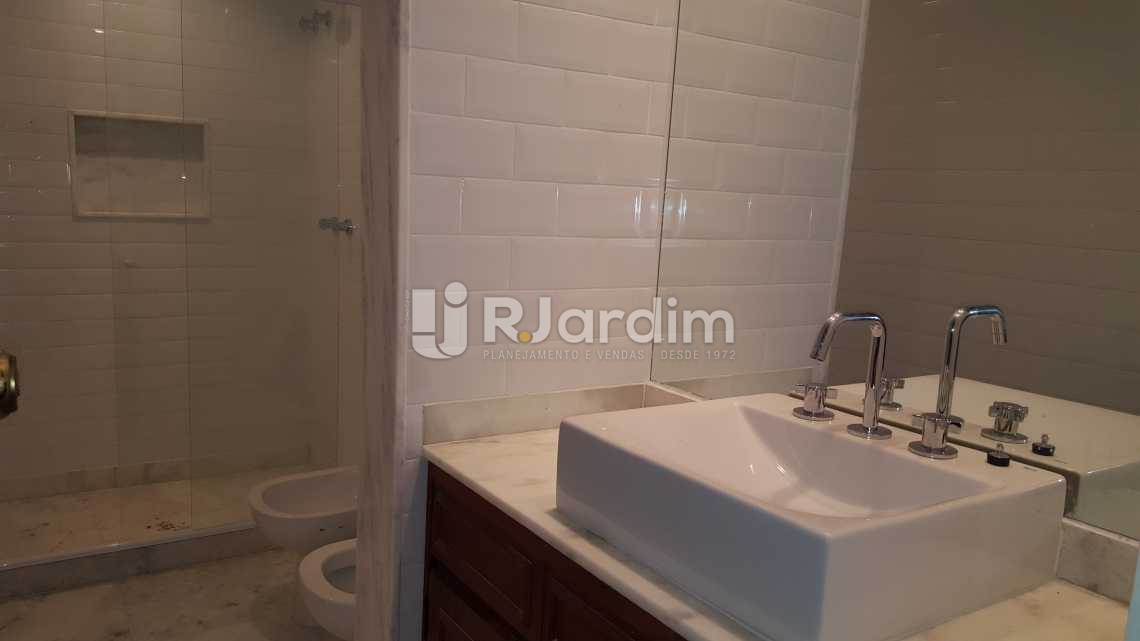 Conheça Banheiro Social do imóvel - Apartamento Padrão / 4 Quartos / Leblon - LAAP40426 - 7 Banheiro Social - Apartamento Padrão / 4 Quartos / Leblon - LAAP40426 - 7