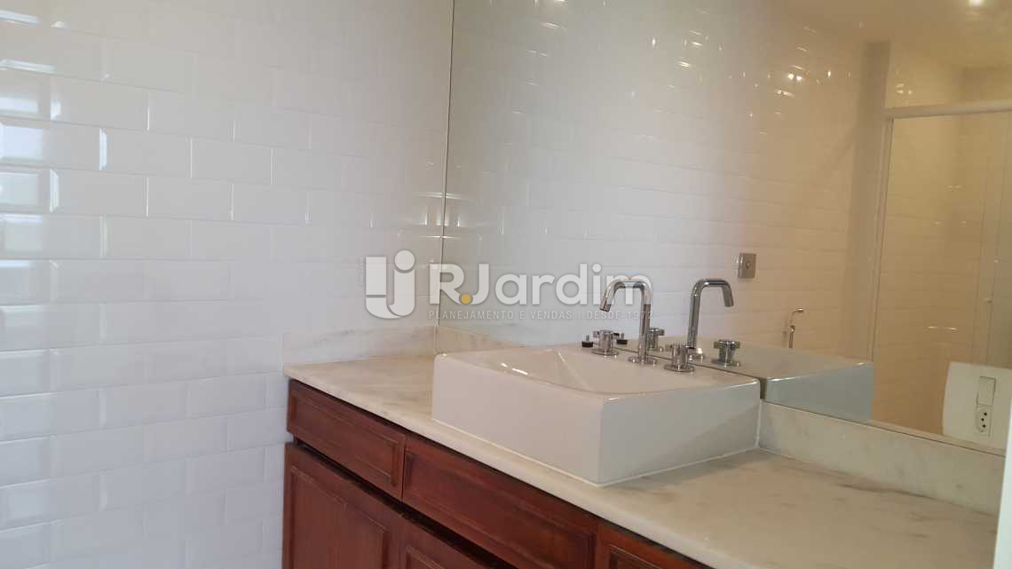 Conheça Banheiro Suíte do imóvel - Apartamento Padrão / 4 Quartos / Leblon - LAAP40426 - 14 Banheiro Suíte - Apartamento Padrão / 4 Quartos / Leblon - LAAP40426 - 14
