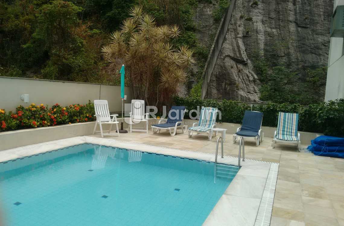 Conheça Piscina do imóvel - Imóveis Compra Venda Avaliação Flat Botafogo 3 Quartos - LAFL30003 - 23 Piscina - Imóveis Compra Venda Avaliação Flat Botafogo 3 Quartos - LAFL30003 - 23