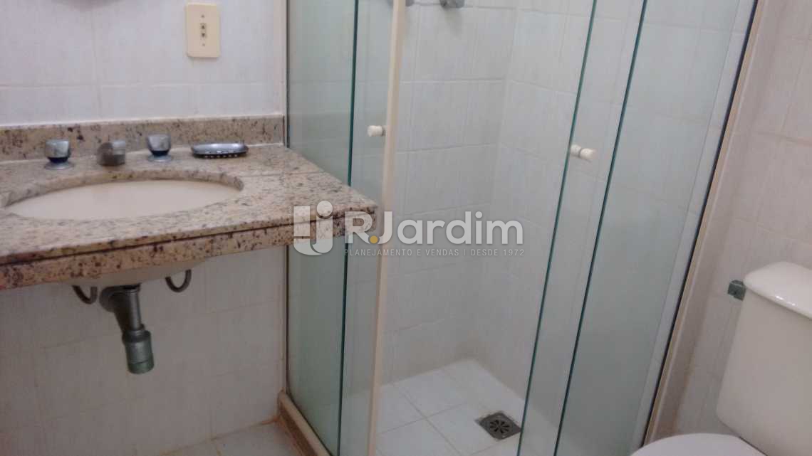 Conheça banheiro do imóvel - Imóveis Compra Venda Avaliação Flat Botafogo 3 Quartos - LAFL30003 - 14 banheiro - Imóveis Compra Venda Avaliação Flat Botafogo 3 Quartos - LAFL30003 - 14