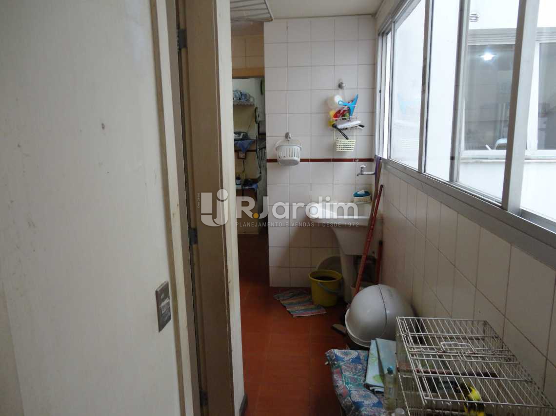 Conheça Varanda de Trás do imóvel - Imóveis Compra Venda Apartamento Barra da Tijuca 5 Quartos - LAAP50031 - 17 Varanda de Trás - Imóveis Compra Venda Apartamento Barra da Tijuca 5 Quartos - LAAP50031 - 17