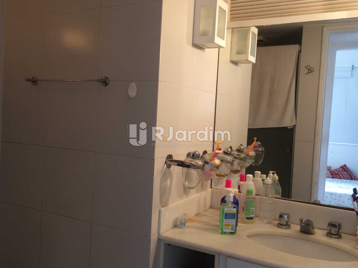 Conheça banheiro loft do imóvel - Casa Rua Senador Simonsen,Jardim Botânico, Zona Sul,Rio de Janeiro, RJ À Venda, 6 Quartos, 419m² - LACA60007 - 25 banheiro loft - Casa Rua Senador Simonsen,Jardim Botânico, Zona Sul,Rio de Janeiro, RJ À Venda, 6 Quartos, 419m² - LACA60007 - 25