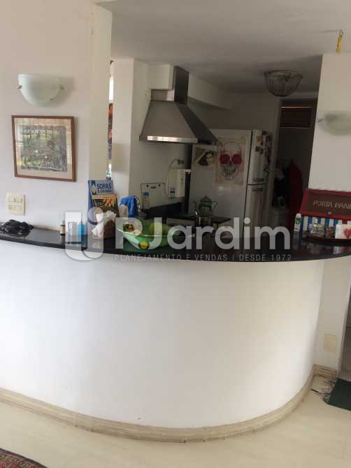 Conheça cozinha loft do imóvel - Casa Rua Senador Simonsen,Jardim Botânico, Zona Sul,Rio de Janeiro, RJ À Venda, 6 Quartos, 419m² - LACA60007 - 22 cozinha loft - Casa Rua Senador Simonsen,Jardim Botânico, Zona Sul,Rio de Janeiro, RJ À Venda, 6 Quartos, 419m² - LACA60007 - 22