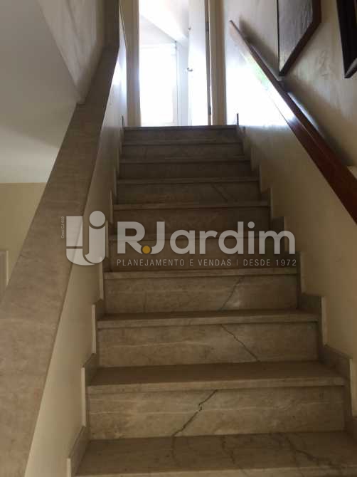 Conheça escada para terceiro piso do imóvel - Casa Rua Senador Simonsen,Jardim Botânico, Zona Sul,Rio de Janeiro, RJ À Venda, 6 Quartos, 419m² - LACA60007 - 23 escada para terceiro piso - Casa Rua Senador Simonsen,Jardim Botânico, Zona Sul,Rio de Janeiro, RJ À Venda, 6 Quartos, 419m² - LACA60007 - 23