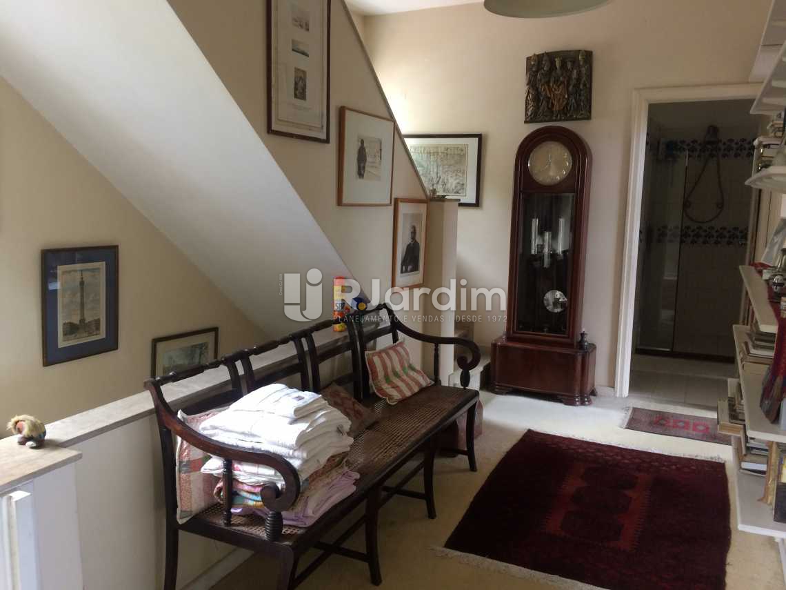 Conheça hall do segundo piso do imóvel - Casa Rua Senador Simonsen,Jardim Botânico, Zona Sul,Rio de Janeiro, RJ À Venda, 6 Quartos, 419m² - LACA60007 - 11 hall do segundo piso - Casa Rua Senador Simonsen,Jardim Botânico, Zona Sul,Rio de Janeiro, RJ À Venda, 6 Quartos, 419m² - LACA60007 - 11