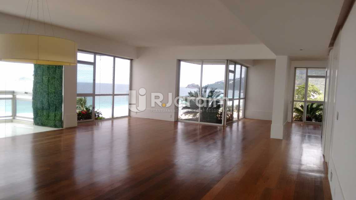 Conheça Salão/jardins interno do imóvel - Imóveis Aluguel Apartamento São Conrado 4 Quartos - LAAP40456 - 12 Salão/jardins interno - Imóveis Aluguel Apartamento São Conrado 4 Quartos - LAAP40456 - 12