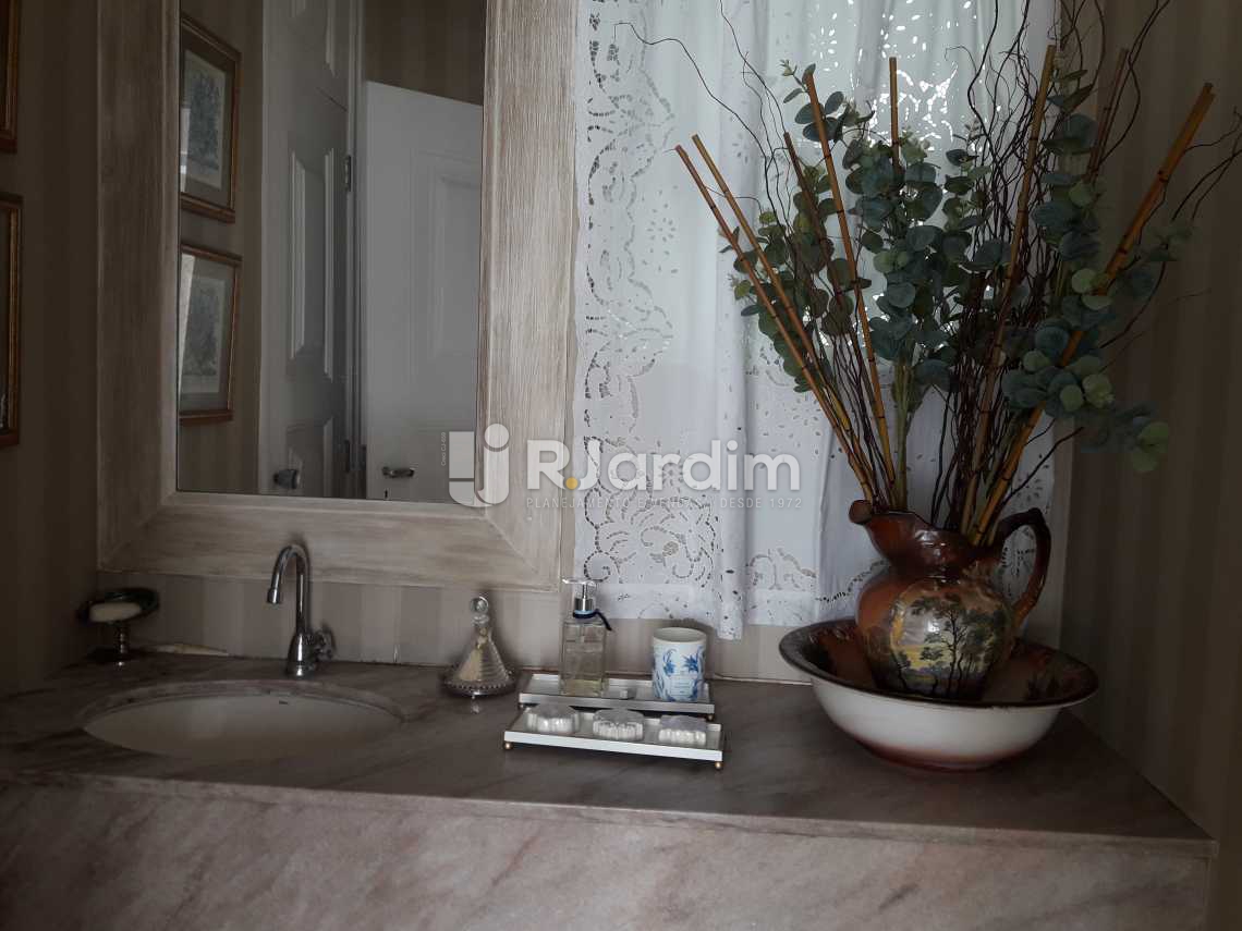 Conheça LAVABO do imóvel - Apartamento / 4 Quartos / Ipanema - LAAP40457 - 13 LAVABO - Apartamento / 4 Quartos / Ipanema - LAAP40457 - 13