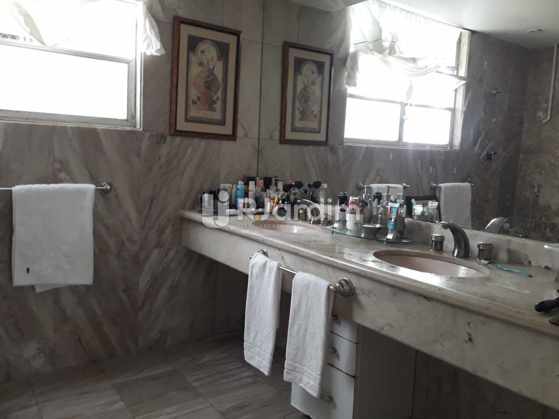Conheça BANHEIRO / SUÍTE do imóvel - Apartamento / 4 Quartos / Ipanema - LAAP40457 - 19 BANHEIRO / SUÍTE - Apartamento / 4 Quartos / Ipanema - LAAP40457 - 19