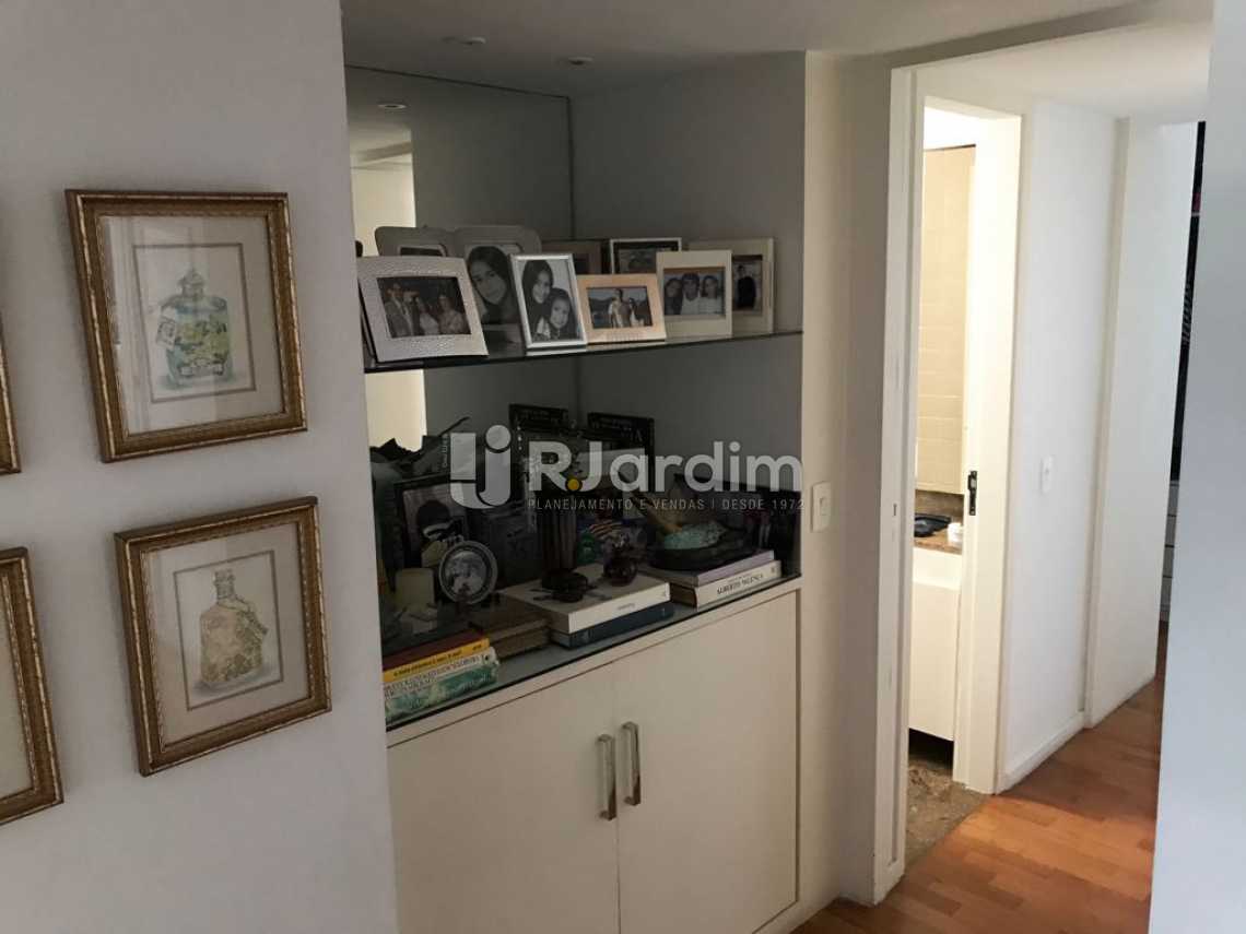 Conheça Circulação do imóvel - Compra Venda Avaliação Imóveis Apartamento Ipanema 3 Quartos - LAAP31167 - 7 Circulação - Compra Venda Avaliação Imóveis Apartamento Ipanema 3 Quartos - LAAP31167 - 7