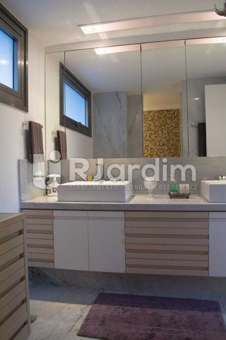 Conheça Banheiro do imóvel - Compra Venda Avaliação Imóveis Apartamento Ipanema 4 Quartos - LAAP20758 - 27 Banheiro - Compra Venda Avaliação Imóveis Apartamento Ipanema 4 Quartos - LAAP20758 - 27