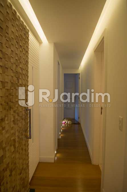 Conheça Circulação do imóvel - Compra Venda Avaliação Imóveis Apartamento Ipanema 4 Quartos - LAAP20758 - 24 Circulação - Compra Venda Avaliação Imóveis Apartamento Ipanema 4 Quartos - LAAP20758 - 24