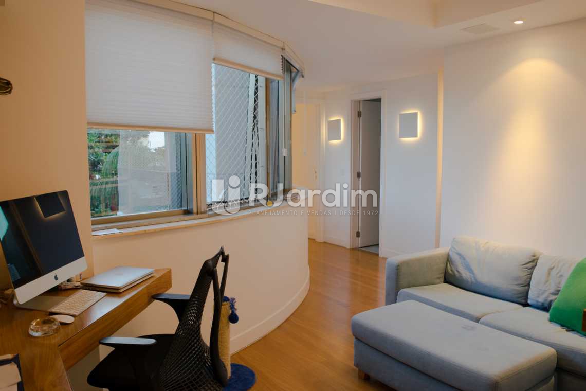 Conheça Sala intima do imóvel - Compra Venda Avaliação Imóveis Apartamento Ipanema 4 Quartos - LAAP20758 - 14 Sala intima - Compra Venda Avaliação Imóveis Apartamento Ipanema 4 Quartos - LAAP20758 - 14