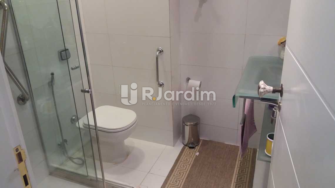 Conheça Banheiro social do imóvel - Apartamento 4 Quartos Venda Copacabana Zona Sul Rio de Janeiro RJ - LAAP40470 - 16 Banheiro social - Apartamento 4 Quartos Venda Copacabana Zona Sul Rio de Janeiro RJ - LAAP40470 - 16