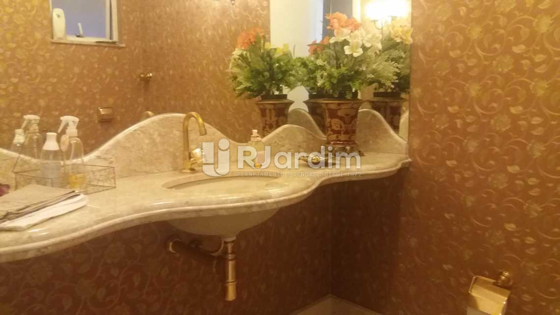 Conheça Lavabo do imóvel - Apartamento 4 Quartos Venda Copacabana Zona Sul Rio de Janeiro RJ - LAAP40470 - 7 Lavabo - Apartamento 4 Quartos Venda Copacabana Zona Sul Rio de Janeiro RJ - LAAP40470 - 7