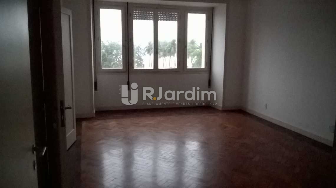 Conheça 3 Terceira Sala do imóvel - Apartamento Padrão Residencial 4 Quartos Copacabana Zona Sul Rio de Janeiro RJ - LAAP40478 - 5 3 Terceira Sala - Apartamento Padrão Residencial 4 Quartos Copacabana Zona Sul Rio de Janeiro RJ - LAAP40478 - 5