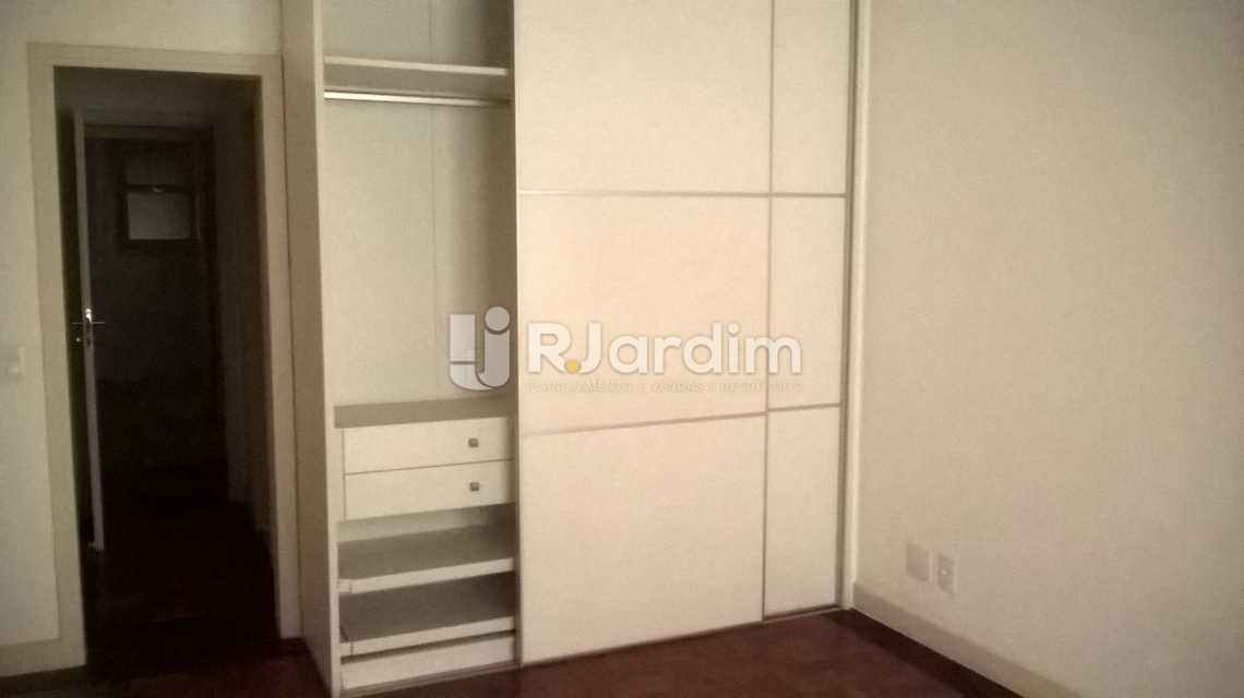 Conheça 17 Armário Suite 2 do imóvel - Apartamento Padrão Residencial 4 Quartos Copacabana Zona Sul Rio de Janeiro RJ - LAAP40478 - 20 17 Armário Suite 2 - Apartamento Padrão Residencial 4 Quartos Copacabana Zona Sul Rio de Janeiro RJ - LAAP40478 - 20