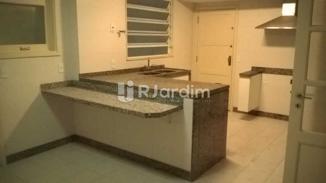 Conheça 21 Copacozinha do imóvel - Apartamento Padrão Residencial 4 Quartos Copacabana Zona Sul Rio de Janeiro RJ - LAAP40478 - 24 21 Copacozinha - Apartamento Padrão Residencial 4 Quartos Copacabana Zona Sul Rio de Janeiro RJ - LAAP40478 - 24