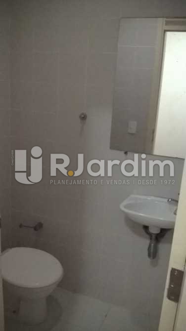 Conheça 25 WC de Empregada do imóvel - Apartamento Padrão Residencial 4 Quartos Copacabana Zona Sul Rio de Janeiro RJ - LAAP40478 - 28 25 WC de Empregada - Apartamento Padrão Residencial 4 Quartos Copacabana Zona Sul Rio de Janeiro RJ - LAAP40478 - 28
