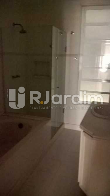 Conheça 9 WC Suíte 1 do imóvel - Apartamento Copacabana, Zona Sul,Rio de Janeiro, RJ Para Alugar, 4 Quartos, 389m² - LAAP40479 - 11 9 WC Suíte 1 - Apartamento Copacabana, Zona Sul,Rio de Janeiro, RJ Para Alugar, 4 Quartos, 389m² - LAAP40479 - 11