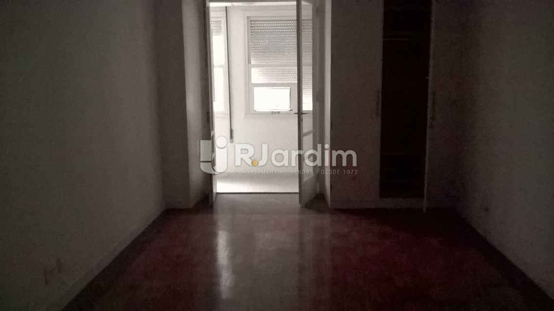 Conheça 10 Quarto 1 com Varanda do imóvel - Apartamento Copacabana, Zona Sul,Rio de Janeiro, RJ Para Alugar, 4 Quartos, 389m² - LAAP40479 - 12 10 Quarto 1 com Varanda - Apartamento Copacabana, Zona Sul,Rio de Janeiro, RJ Para Alugar, 4 Quartos, 389m² - LAAP40479 - 12