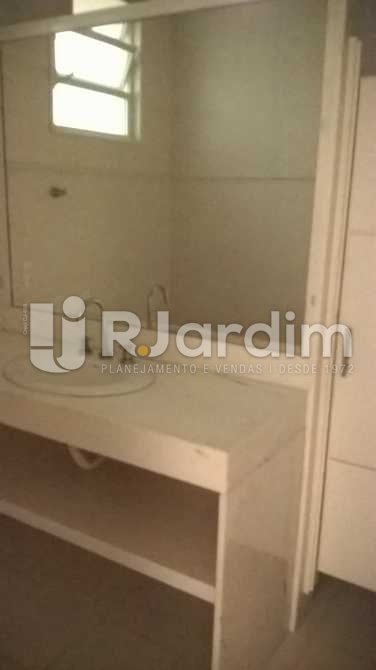 Conheça 13 WC Suíte 2 do imóvel - Apartamento Copacabana, Zona Sul,Rio de Janeiro, RJ Para Alugar, 4 Quartos, 389m² - LAAP40479 - 15 13 WC Suíte 2 - Apartamento Copacabana, Zona Sul,Rio de Janeiro, RJ Para Alugar, 4 Quartos, 389m² - LAAP40479 - 15