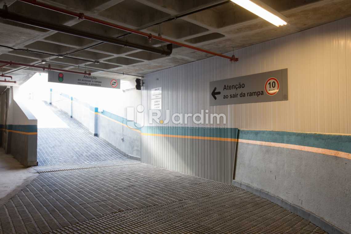 Conheça ACESSO GARAGEM do imóvel - Loja À VENDA, Tijuca, Rio de Janeiro, RJ - LALJ00060 - 11 ACESSO GARAGEM - Loja À VENDA, Tijuca, Rio de Janeiro, RJ - LALJ00060 - 11