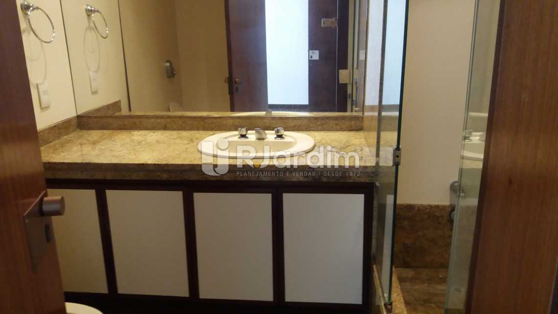 Conheça Banheiro suíte 1 do imóvel - Apartamento Suites Aluguel São Conrado Praia Lazer Zona Sul Rio de Janeiro RJ - LAAP50032 - 12 Banheiro suíte 1 - Apartamento Suites Aluguel São Conrado Praia Lazer Zona Sul Rio de Janeiro RJ - LAAP50032 - 12