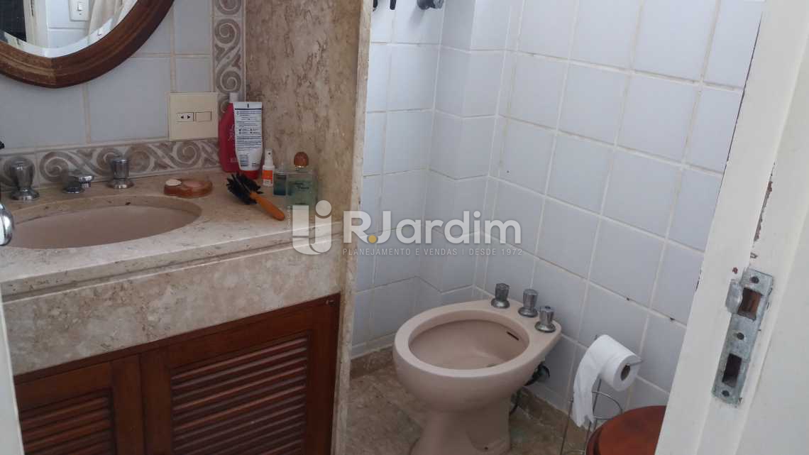 Conheça WC suíte do imóvel - Compra Venda Avaliação Imóveis Cobertura Ipanema 4 Quartos - LACO40090 - 14 WC suíte - Compra Venda Avaliação Imóveis Cobertura Ipanema 4 Quartos - LACO40090 - 14