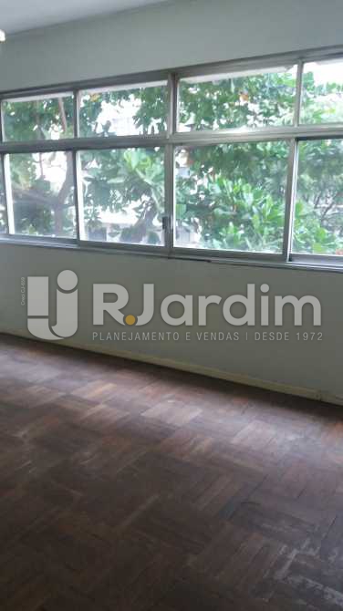 Conheça Vista da sala do imóvel - Apartamento À VENDA, Copacabana, Rio de Janeiro, RJ - LAAP31117 - 5 Vista da sala - Apartamento À VENDA, Copacabana, Rio de Janeiro, RJ - LAAP31117 - 5