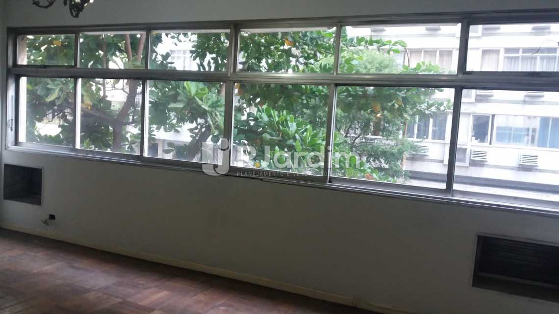 Conheça Vista da sala do imóvel - Apartamento À VENDA, Copacabana, Rio de Janeiro, RJ - LAAP31117 - 6 Vista da sala - Apartamento À VENDA, Copacabana, Rio de Janeiro, RJ - LAAP31117 - 6