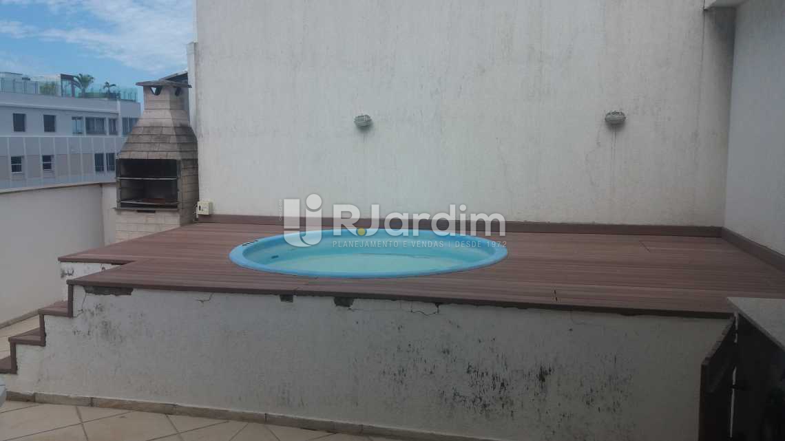 Conheça Piscina e churrasqueira do imóvel - Cobertura Duplex / Apart Hotel / Residencial / 3 Quartos / Ipanema / Zona Sul / Rio de Janeiro RJ - LACO30160 - 21 Piscina e churrasqueira - Cobertura Duplex / Apart Hotel / Residencial / 3 Quartos / Ipanema / Zona Sul / Rio de Janeiro RJ - LACO30160 - 21