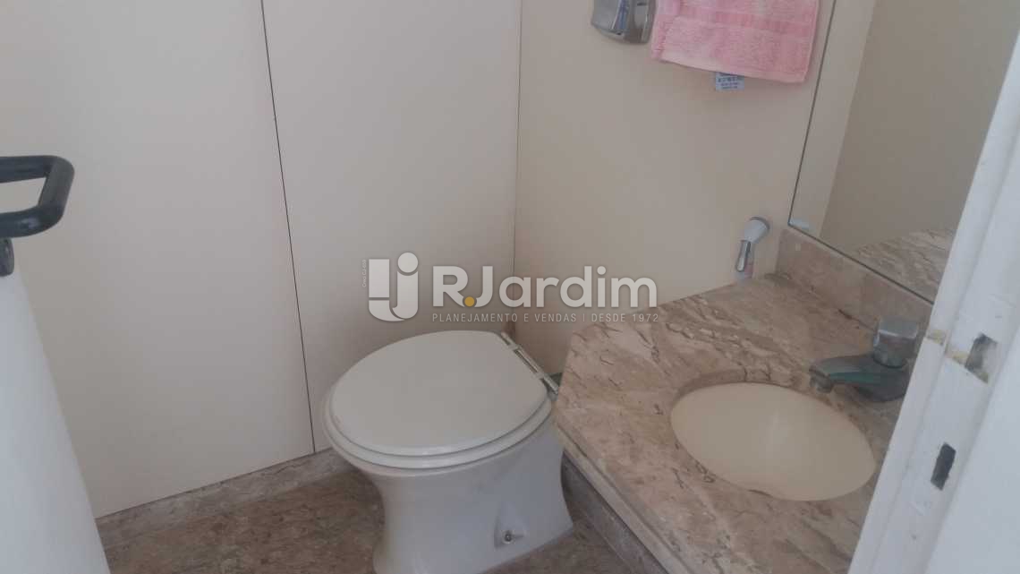 Conheça Lavabo 2º piso do imóvel - Cobertura Duplex / Apart Hotel / Residencial / 3 Quartos / Ipanema / Zona Sul / Rio de Janeiro RJ - LACO30160 - 13 Lavabo 2º piso - Cobertura Duplex / Apart Hotel / Residencial / 3 Quartos / Ipanema / Zona Sul / Rio de Janeiro RJ - LACO30160 - 13