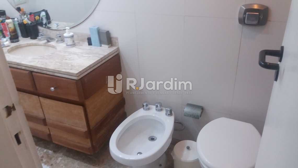 Conheça WC suíte do imóvel - Cobertura Duplex / Apart Hotel / Residencial / 3 Quartos / Ipanema / Zona Sul / Rio de Janeiro RJ - LACO30160 - 16 WC suíte - Cobertura Duplex / Apart Hotel / Residencial / 3 Quartos / Ipanema / Zona Sul / Rio de Janeiro RJ - LACO30160 - 16