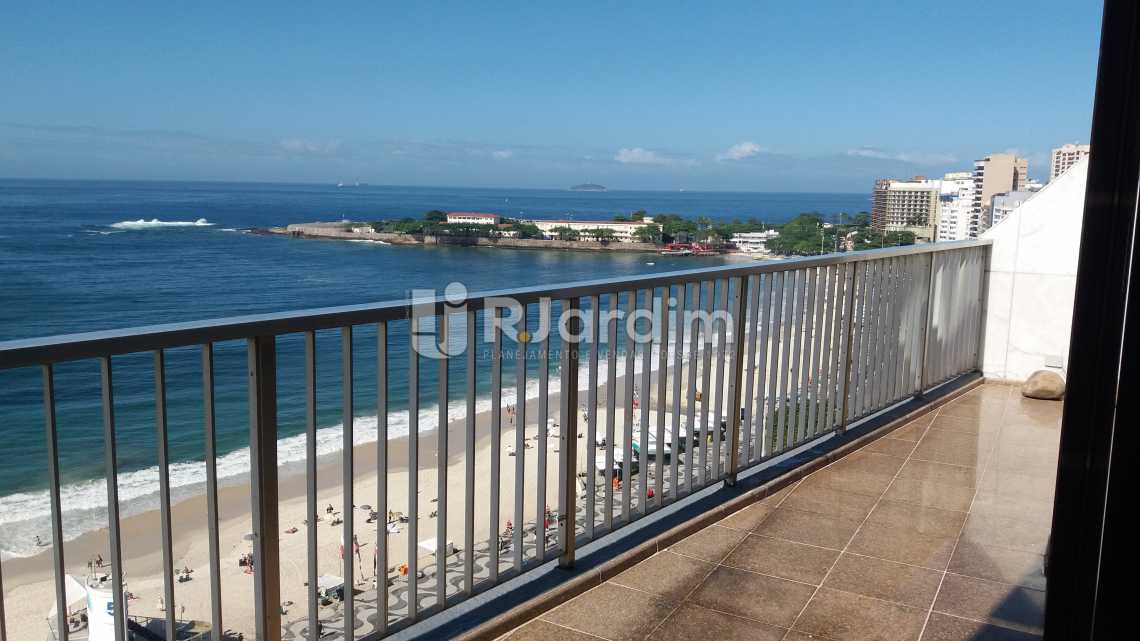 Conheça Varanda e vista do imóvel - Cobertura À VENDA, Copacabana, Rio de Janeiro, RJ - LACO40095 - 9 Varanda e vista - Cobertura À VENDA, Copacabana, Rio de Janeiro, RJ - LACO40095 - 9