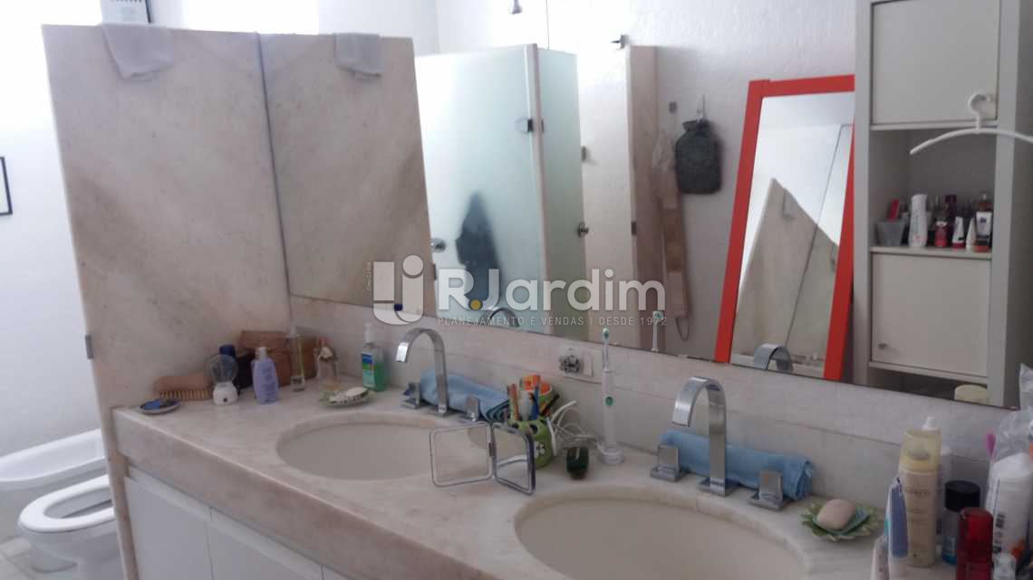 Conheça Banheiro suíte master do imóvel - Cobertura À VENDA, Copacabana, Rio de Janeiro, RJ - LACO40095 - 25 Banheiro suíte master - Cobertura À VENDA, Copacabana, Rio de Janeiro, RJ - LACO40095 - 25